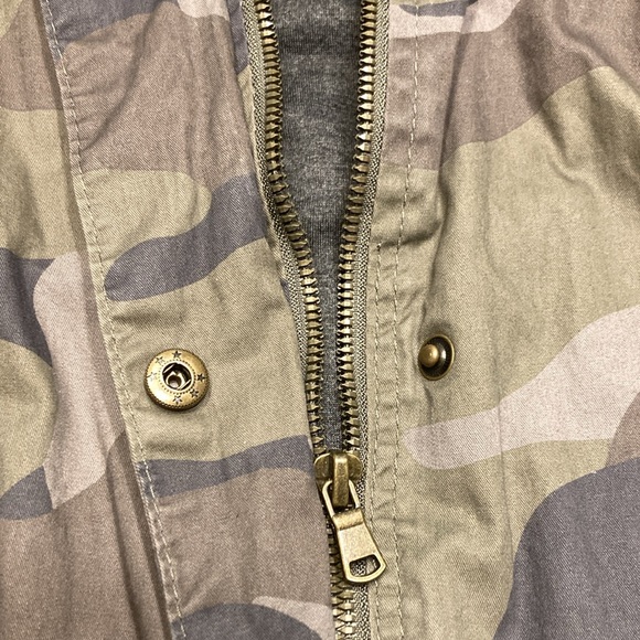 YMI Camouflage Vest - Picture 3 of 10